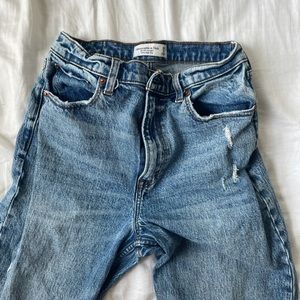 A&F 90s Straight Leg Ultra High Rise